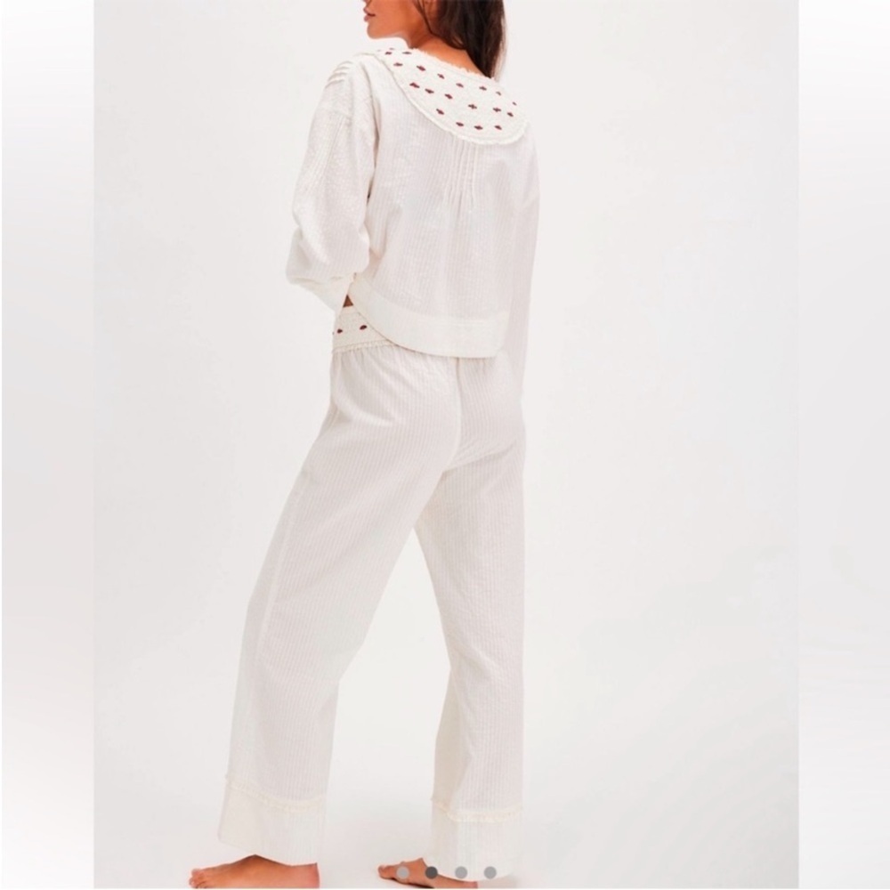 Free People Intimately Sweet Roses
Lounge Set NWOT - Picture 4 of 10